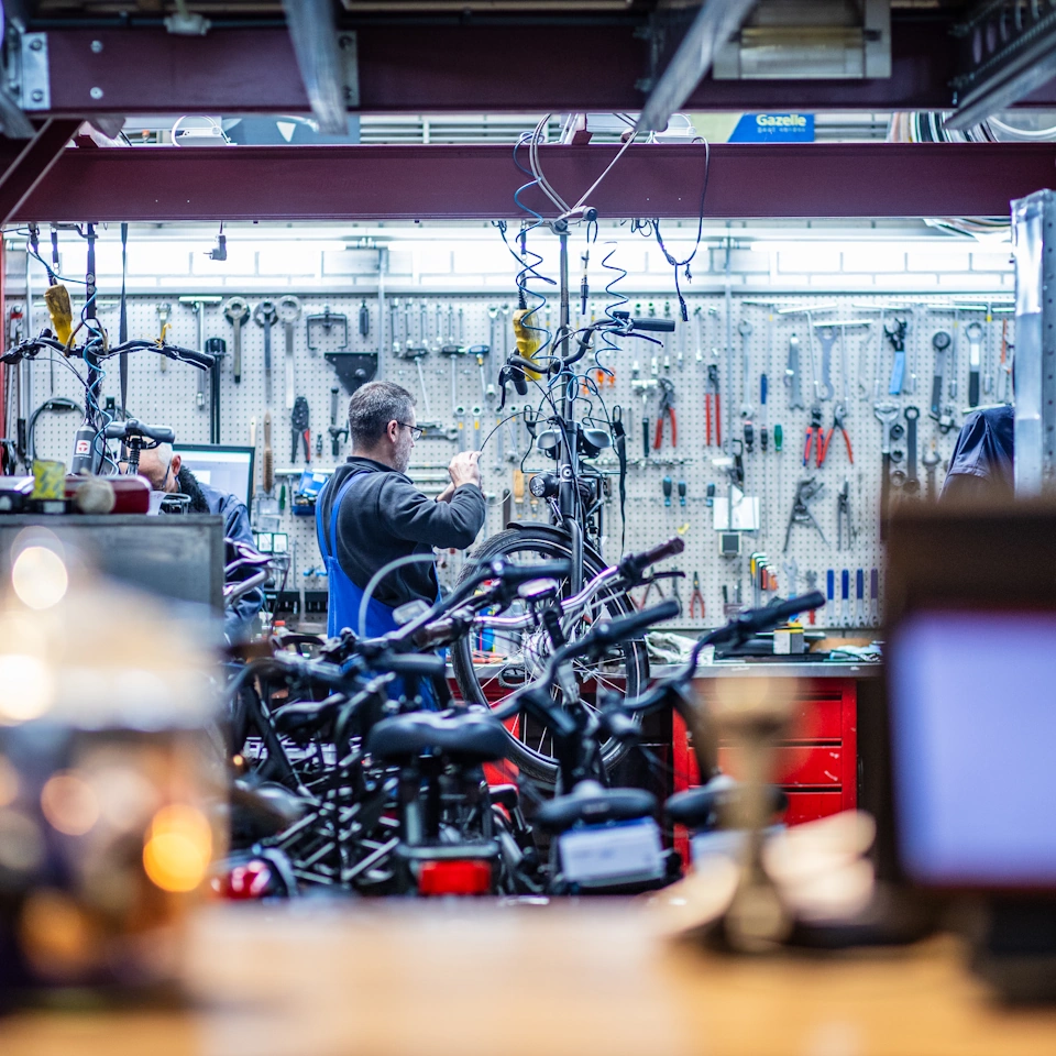 Fiets onderhoud in werkplaats